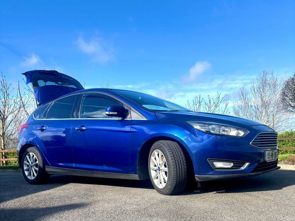 Ford Focus Hatchback, Diesel, 2015, Blue