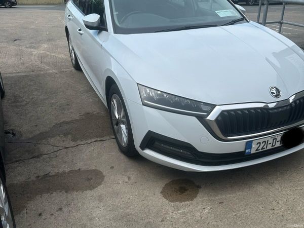 Skoda Octavia Estate, Diesel, 2022, White