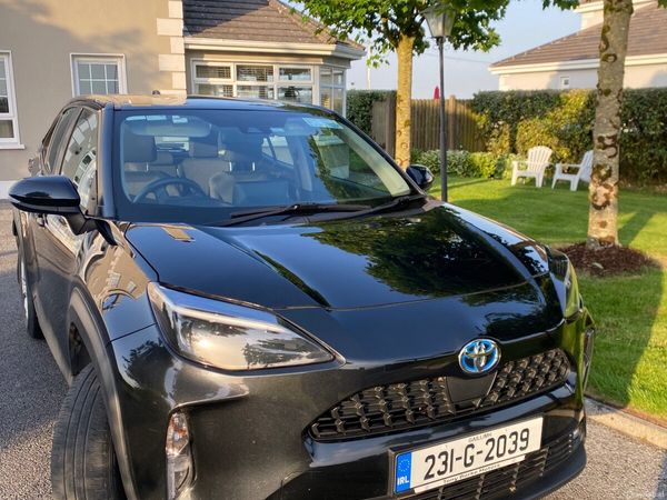 Toyota Yaris Cross Hatchback, Petrol Hybrid, 2023, Black