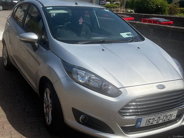 Ford Fiesta Hatchback, Petrol, 2015, Silver