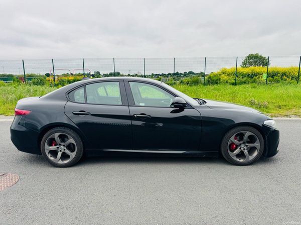 Alfa Romeo Giulia Saloon, Diesel, 2017, Black