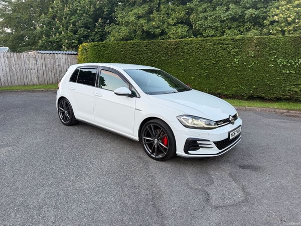 Volkswagen Golf Hatchback, Diesel, 2017, White