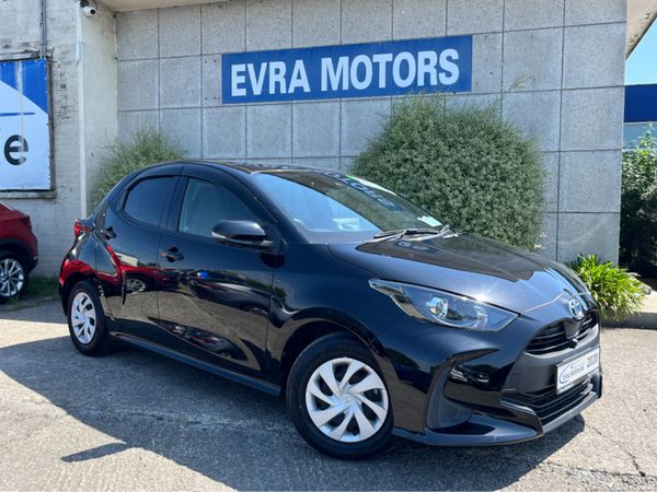 Toyota Yaris Hatchback, Petrol Hybrid, 2020, Black
