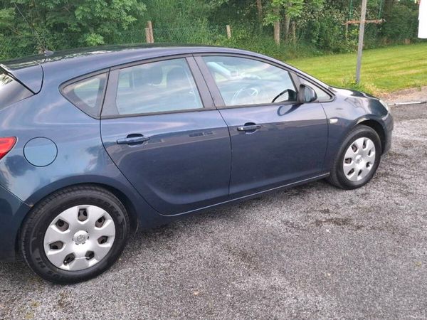 Vauxhall Astra Hatchback, Diesel, 2011, Blue