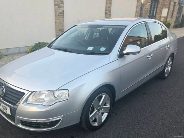 Volkswagen Passat Saloon, Diesel, 2010, Silver