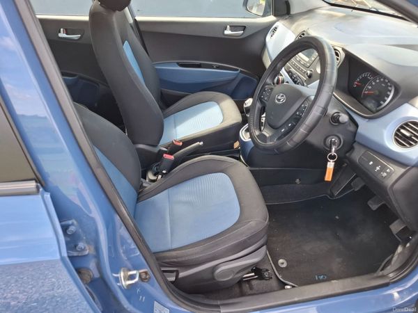 Hyundai i10 Hatchback, Petrol, 2015, Blue