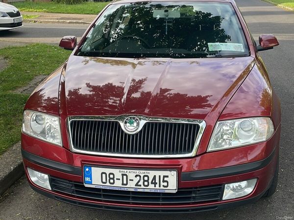 Skoda Octavia Hatchback, Petrol, 2008, Red