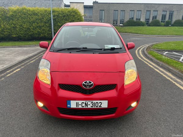 Toyota Yaris Hatchback, Petrol, 2011, Red