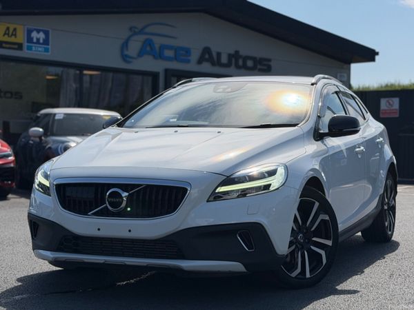 Volvo V40 Hatchback, Diesel, 2019, White