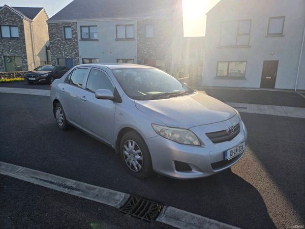 Toyota Corolla Saloon, Petrol, 2010, Silver