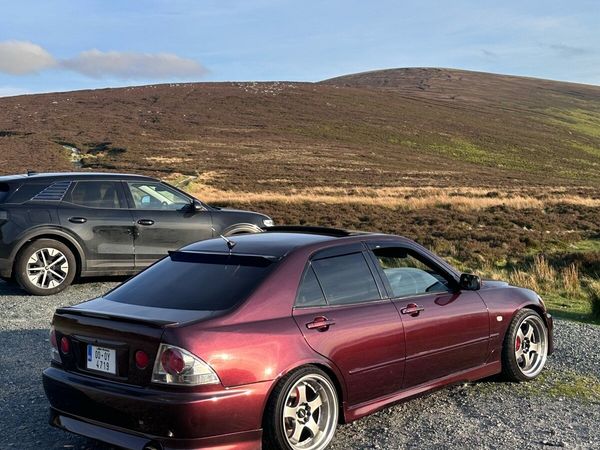 Lexus IS Saloon, Petrol, 2000, Purple