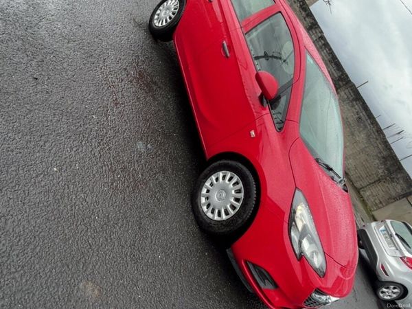 Opel Corsa Hatchback, Petrol, 2016, Red