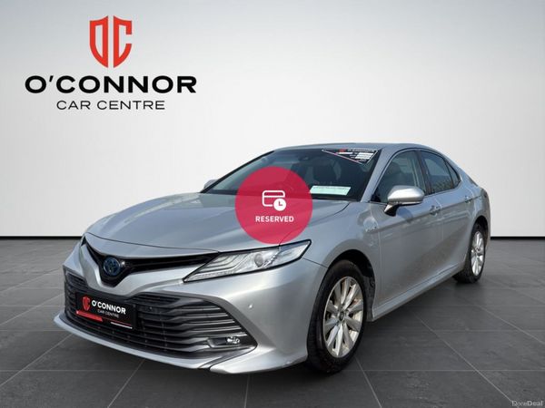Toyota Camry Saloon, Petrol Hybrid, 2019, Silver