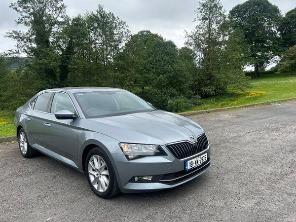 Skoda Superb Hatchback, Diesel, 2018, Grey