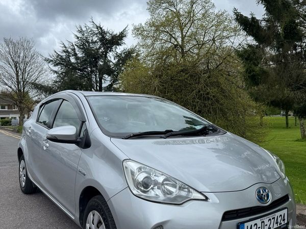 Toyota Aqua Hatchback, Petrol Hybrid, 2014, Silver