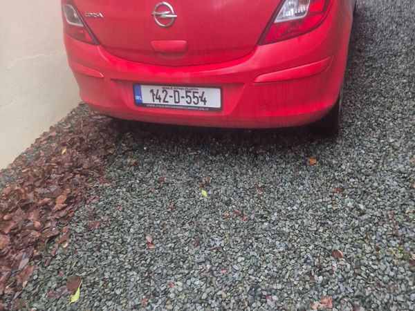 Opel Corsa Hatchback, Petrol, 2014, Red