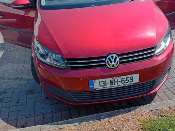 Volkswagen Touran MPV, Diesel, 2013, Red