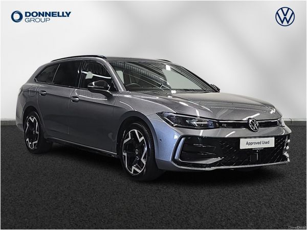 Volkswagen Passat Estate, Petrol Hybrid, 2025, Grey