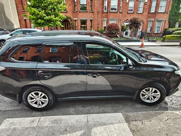 Mitsubishi Outlander SUV, Diesel, 2015, Black