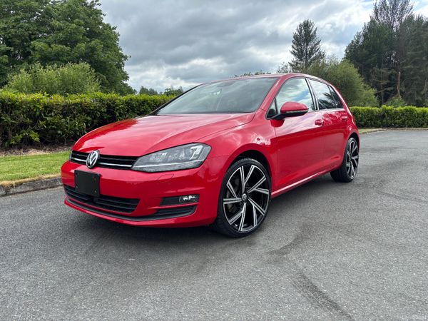 Volkswagen Golf Hatchback, Petrol, 2016, Red