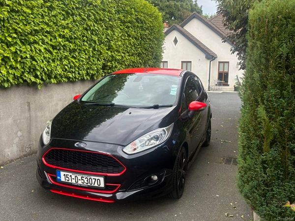 Ford Fiesta Hatchback, Petrol, 2015, Black