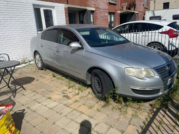 Volkswagen Passat Saloon, Petrol, 2005, Silver