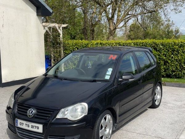 Volkswagen Polo Hatchback, Petrol, 2007, Black
