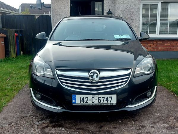 Vauxhall Insignia Hatchback, Diesel, 2014, Black