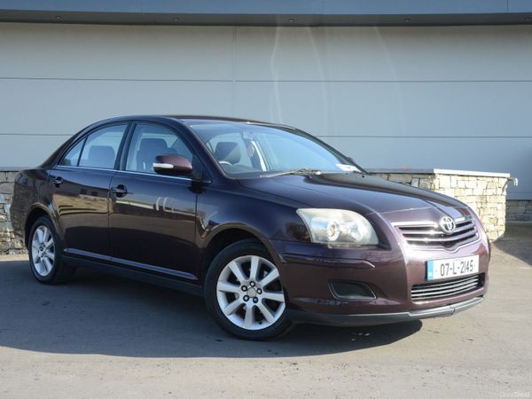 Toyota Avensis Saloon, Petrol, 2007, Red