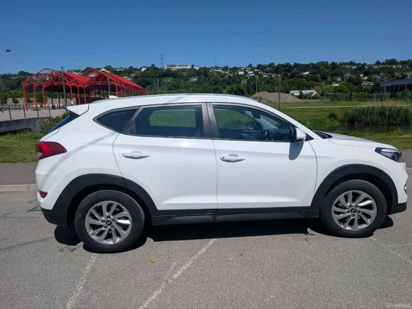 Hyundai Tucson SUV, Diesel, 2016, White