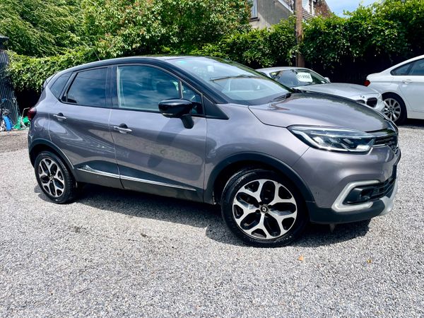 Renault Captur Hatchback, Petrol, 2019, Grey
