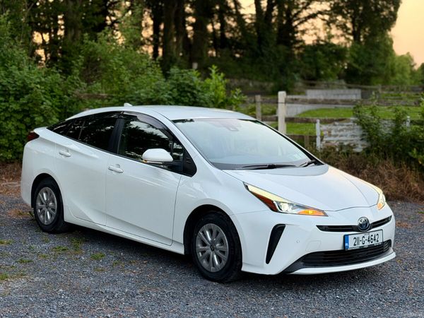Toyota Prius Hatchback, Petrol Hybrid, 2021, White