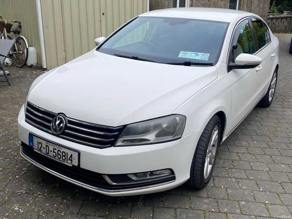 Volkswagen Passat Saloon, Diesel, 2012, White