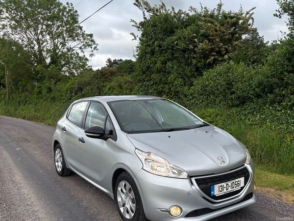 Peugeot 208 Hatchback, Petrol, 2013, Grey