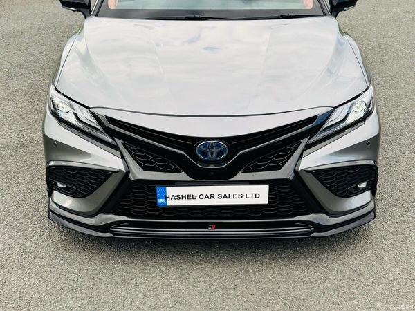 Toyota Camry Saloon, Petrol Hybrid, 2022, Grey