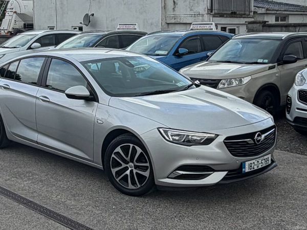 Opel Insignia Hatchback, Diesel, 2018, Grey