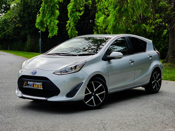 Toyota Aqua Hatchback, Petrol Hybrid, 2020, Silver