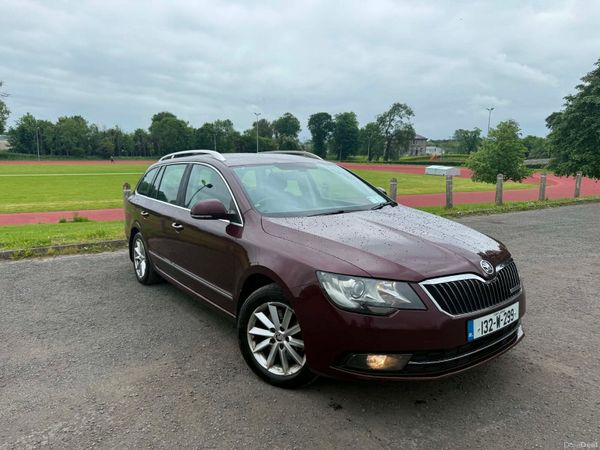 Skoda Superb Hatchback, Diesel, 2013, Red