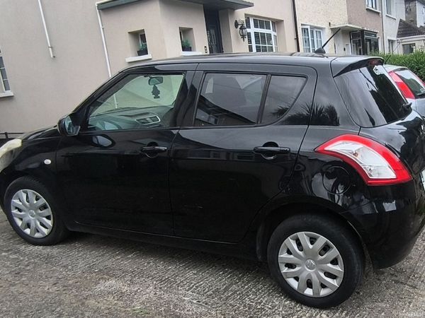 Suzuki Swift Hatchback, Petrol, 2010, Black