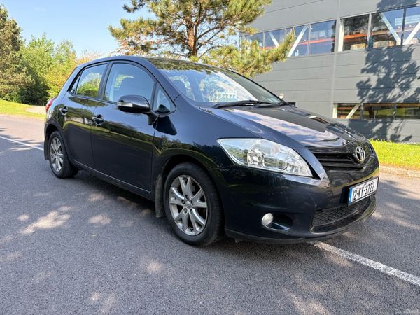 Toyota Auris Hatchback, Petrol, 2012, Grey