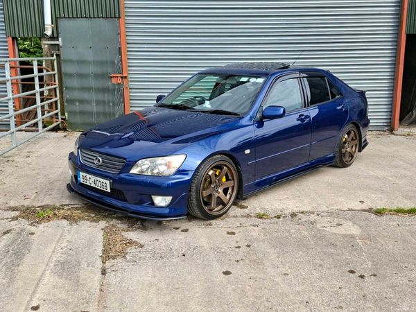 Lexus IS Saloon, Petrol, 1999, Blue