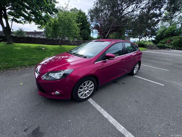 Ford Focus Hatchback, Diesel, 2012, Red