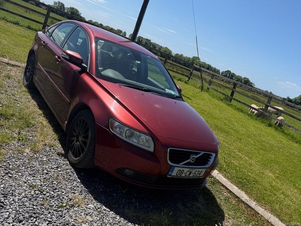 Volvo S40 Saloon, Ethanol Petrol, 2008, Red