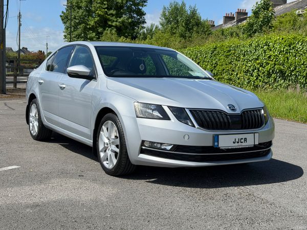 Skoda Octavia Saloon, Diesel, 2018, Grey