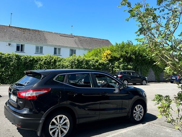 Nissan Qashqai Hatchback, Diesel, 2014, Black