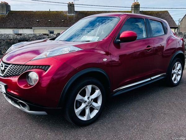 Nissan Juke SUV, Petrol, 2011, Red