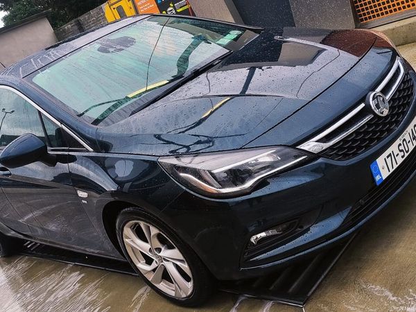 Vauxhall Astra Hatchback, Diesel, 2017, Green