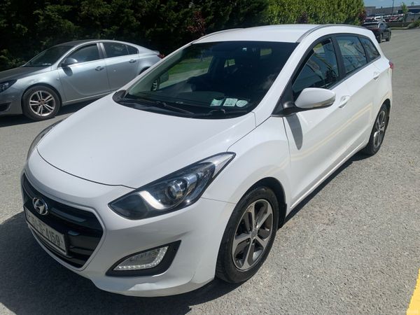 Hyundai i30 Estate/Jeep, Diesel, 2015, White