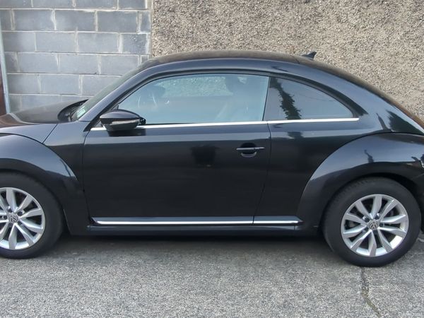 Volkswagen Beetle Hatchback, Petrol, 2014, Black