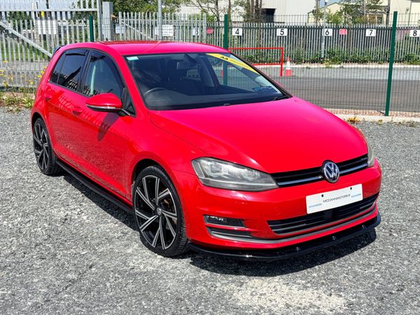 Volkswagen Golf Hatchback, Petrol, 2015, Red